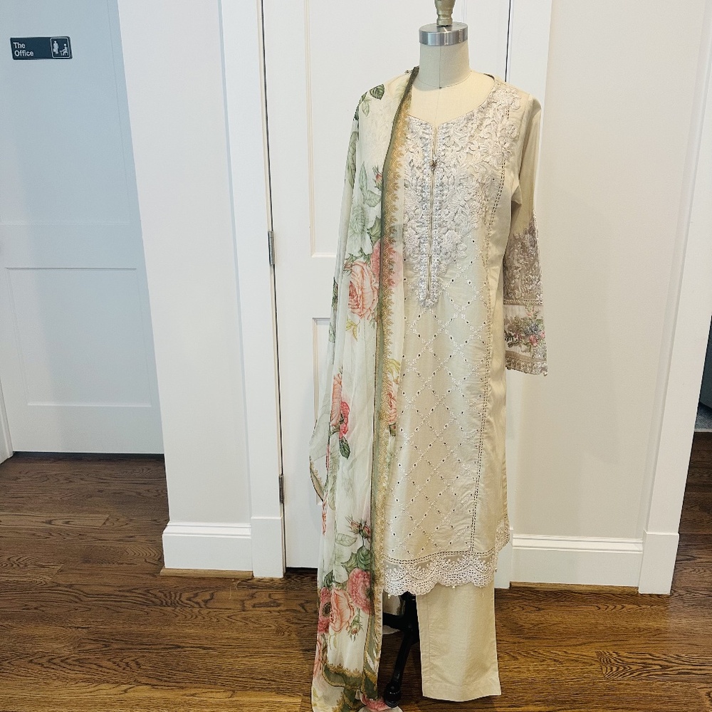 Elegant Cream Embroidered Women Kurta Set with Floral Dupatta